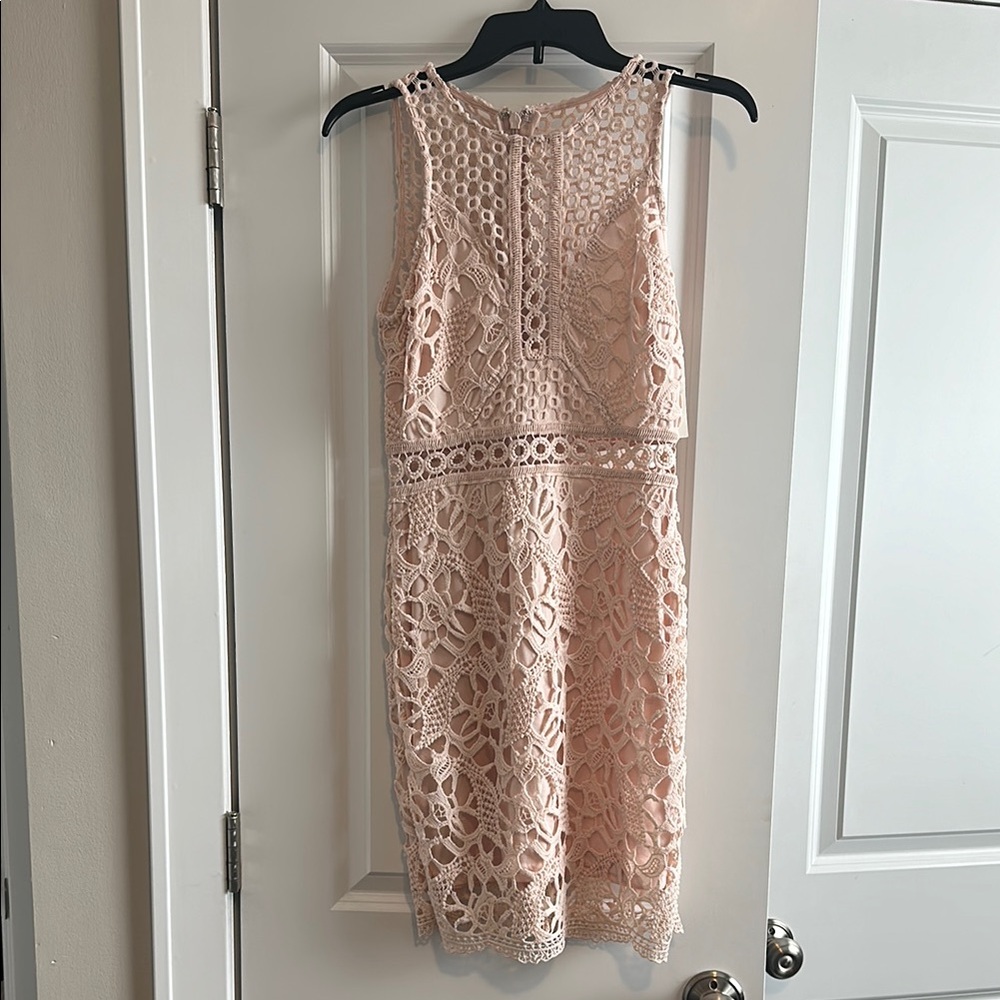 Elegant Lace Sleeveless Dress - Blush Pink